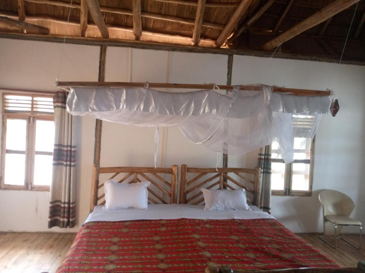 Tembo Safari Lodge Katunguru Exterior photo