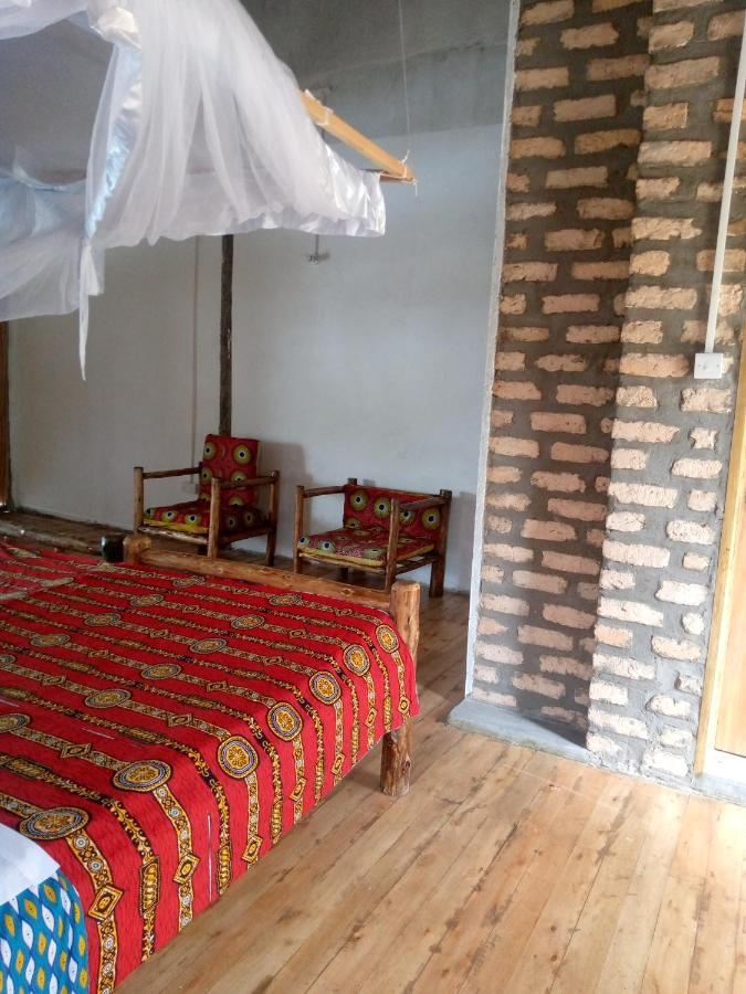 Tembo Safari Lodge Katunguru Exterior photo