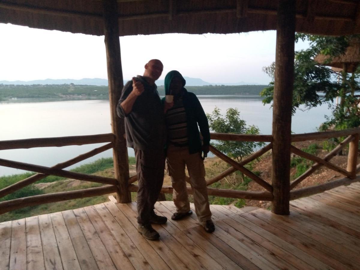 Tembo Safari Lodge Katunguru Exterior photo