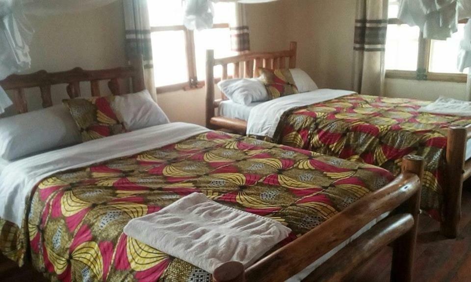 Tembo Safari Lodge Katunguru Exterior photo