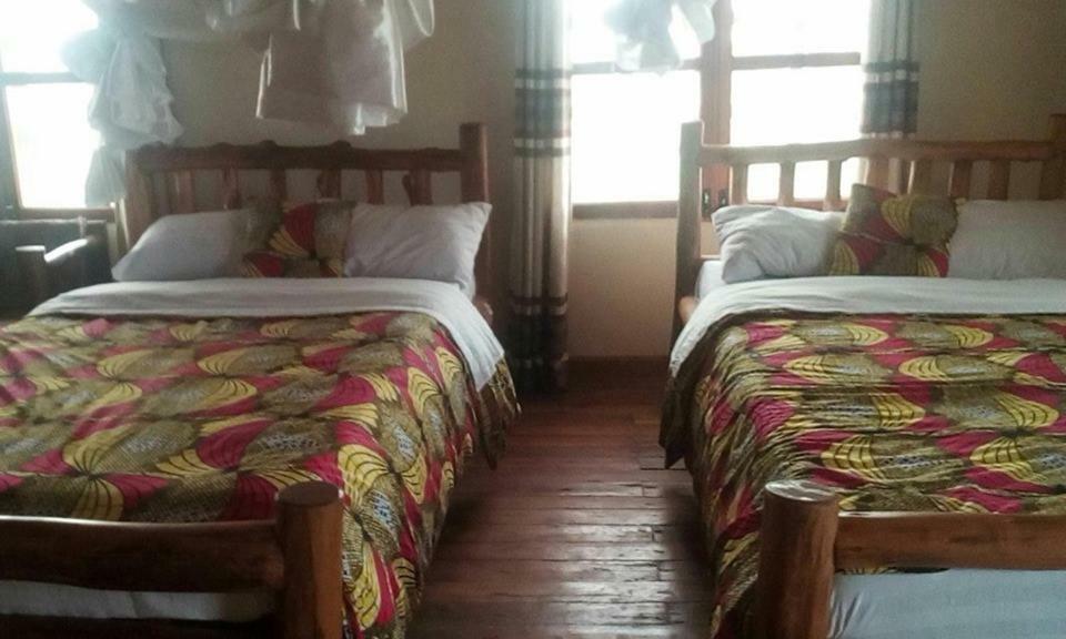 Tembo Safari Lodge Katunguru Exterior photo