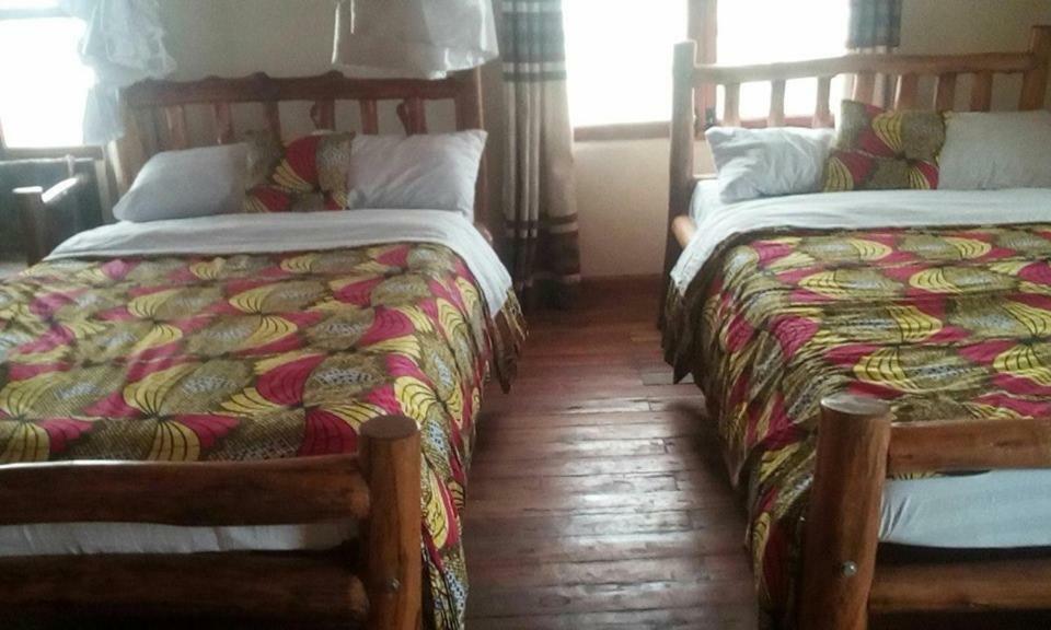 Tembo Safari Lodge Katunguru Exterior photo