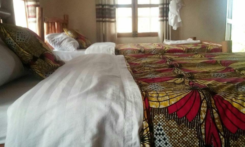 Tembo Safari Lodge Katunguru Exterior photo