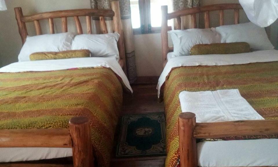 Tembo Safari Lodge Katunguru Exterior photo